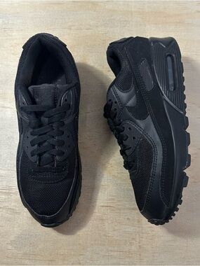 Nike Air Max 90 Sneaker Triple Black Shoe School Gym CN8490-003 Mens 7.5 Wmns 9